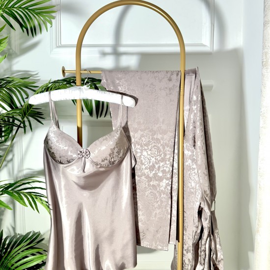3 pieces: shirt, pants, and a robe dressing gown???? Dusty mauve color Code: 0018